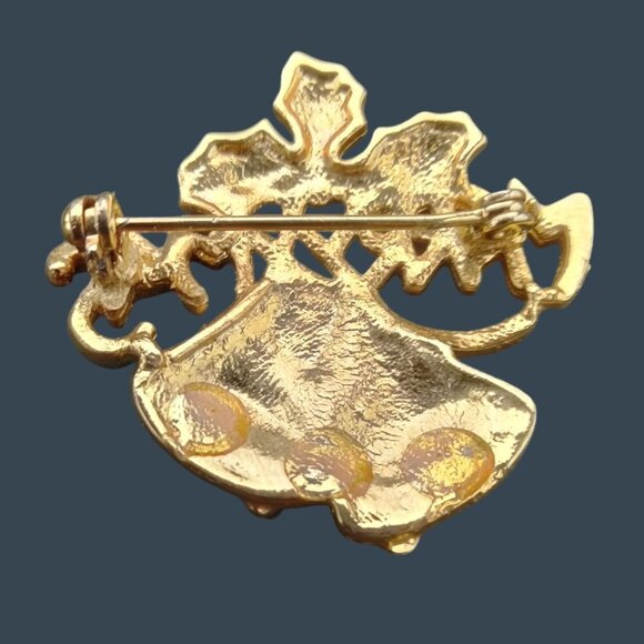 Bells Ringing Merry Christmas Pin Brooch Holly Berry Vintage Holiday Jewelry - Picture 3 of 3